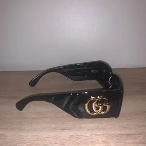 Authentic Gucci GG0811S001 Sunglasses Gucci GG0811S Thick Rim Rectangle Quilted Sunglasses in  main image 4